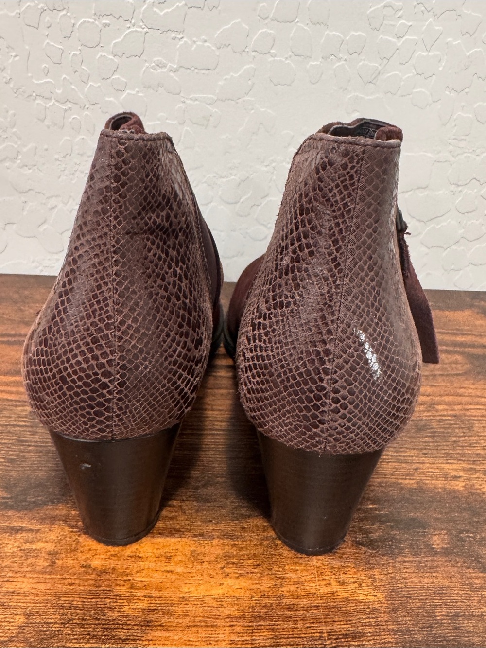 Vionic Anne Suede Ankle Booties Boots Women 8 Brown Snakeskin Print Chunky Heels - Picture 3 of 8